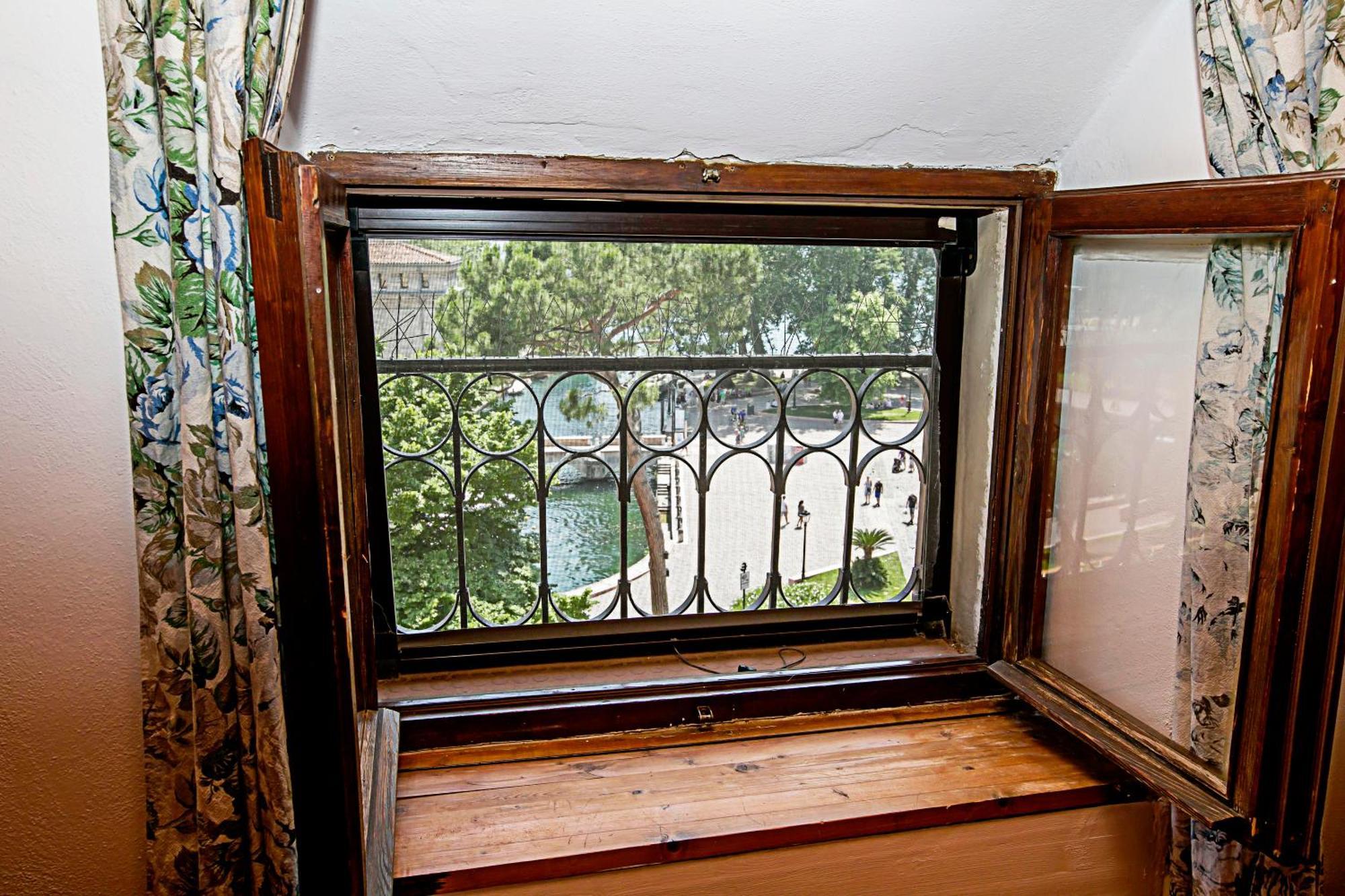 Residenza Rocca Del Lago 2 - Happy Rentals Riva del Garda Exterior photo